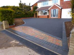 TARMAC DRIVEWAY WITH BLOCK PAVED EDGING IN Southampton